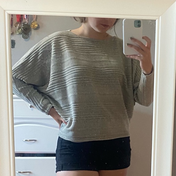 Eclipse Sweater - Picture 2 of 5